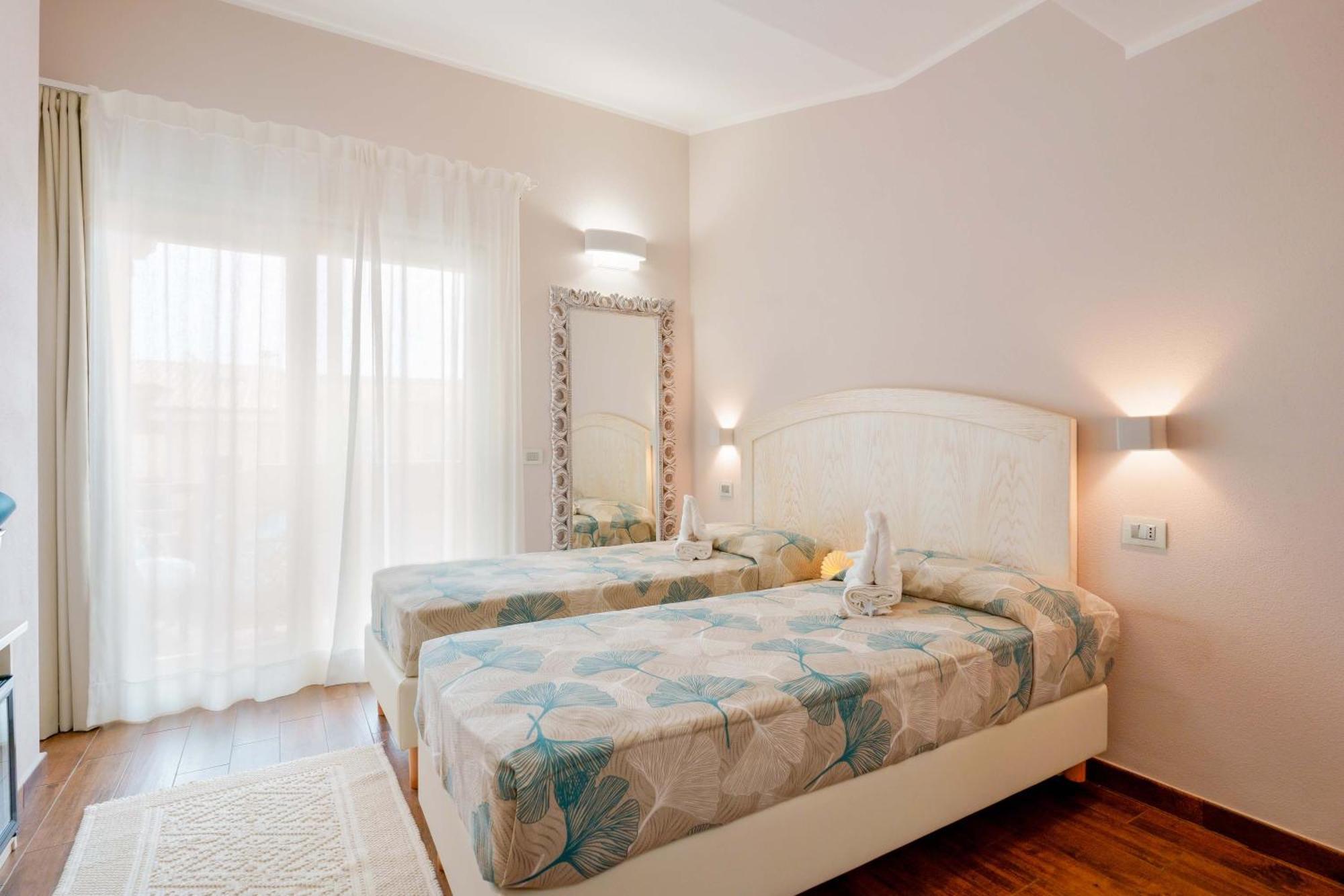 ヴィッラシミーウス La Rosa Dei Venti Bed & Breakfast エクステリア 写真