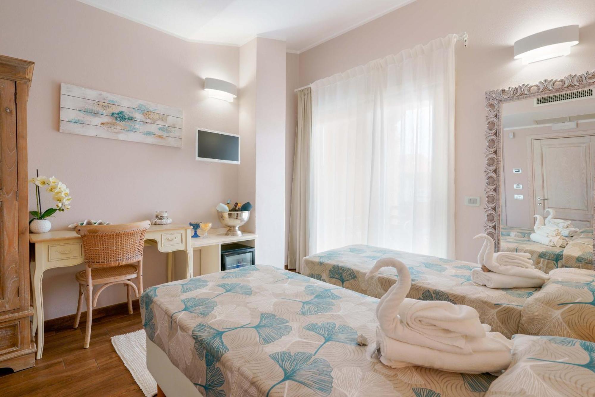 ヴィッラシミーウス La Rosa Dei Venti Bed & Breakfast エクステリア 写真